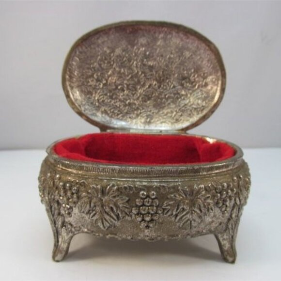 Vintage Silver Plate Oval Footed Trinket Jewelry Box Made in Japan - Picture 4 of 10